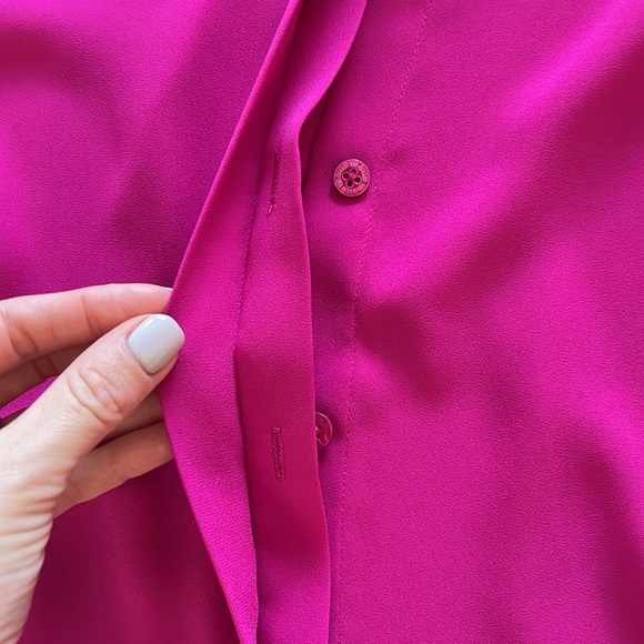 Color 2022 ! So hot pink blouse - Picture 5 of 8